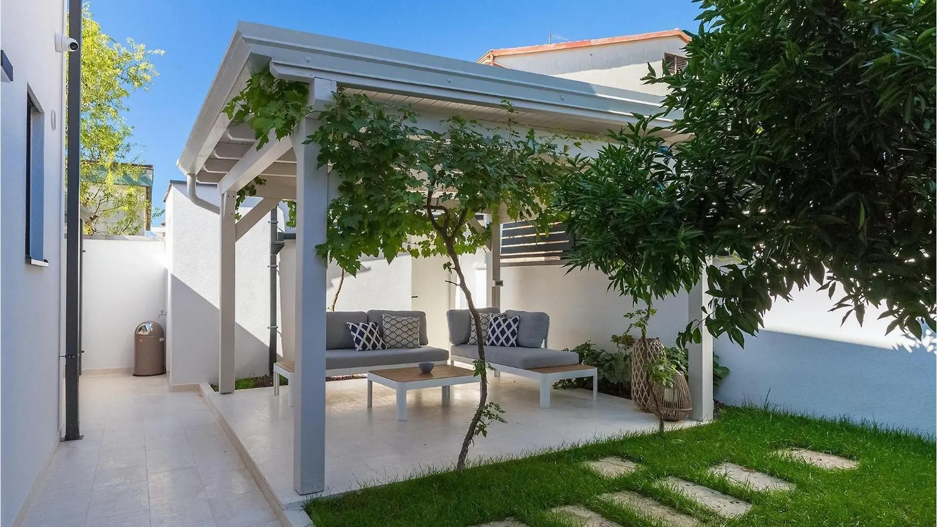Villa Nelli Pula 0*,
