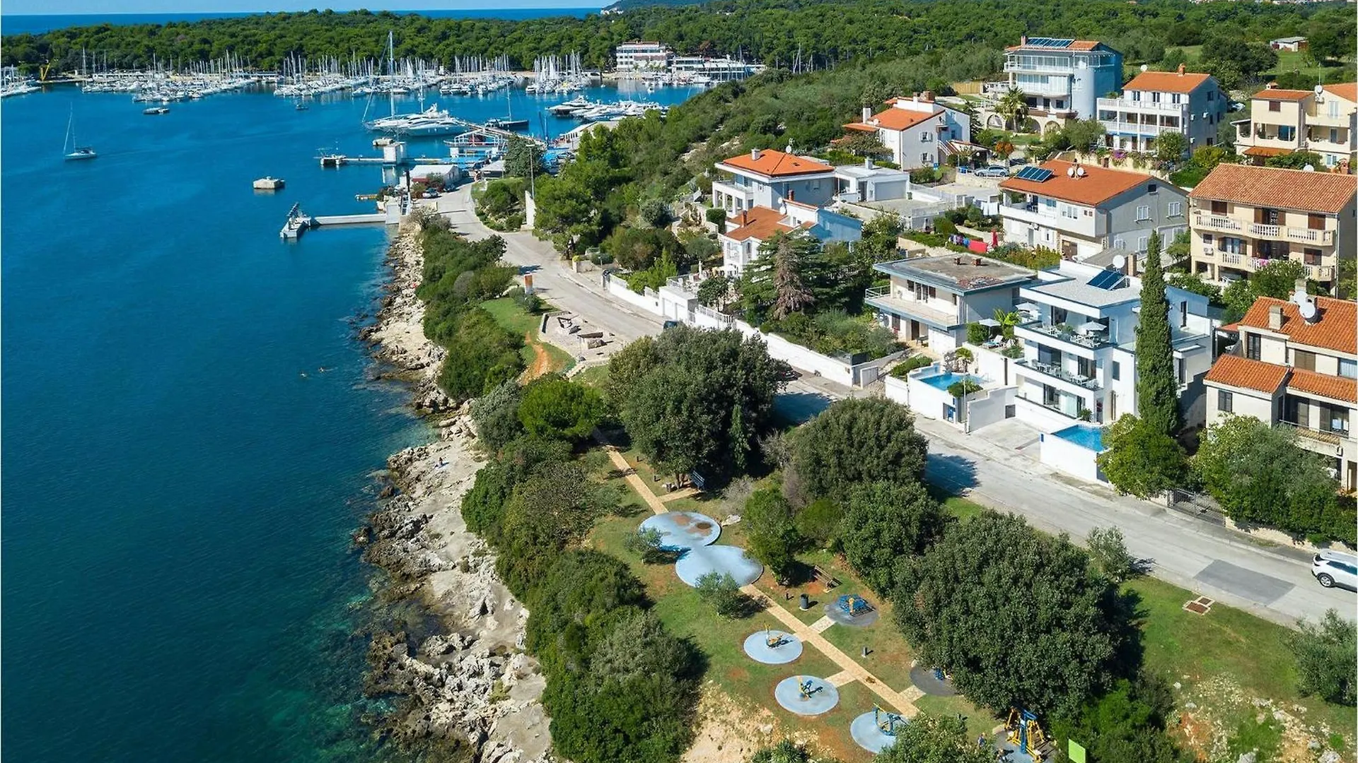 Villa Nelli Pula 0*,  Croatia